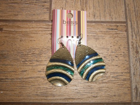PENDIENTES METALICOS VERDES
